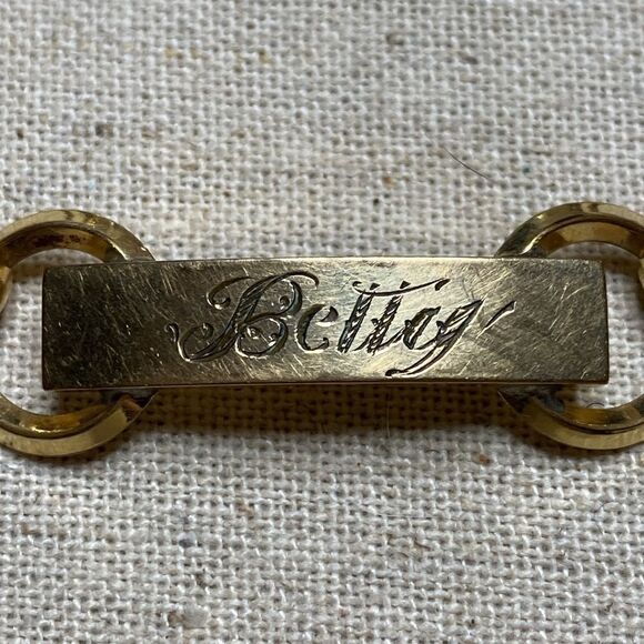 💛 Vintage 14k Gold Filled “Betty” Name Plate Heart Bracelet - Picture 2 of 5